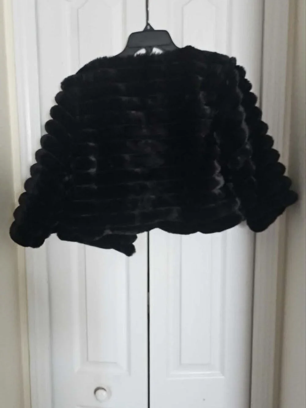 WD.NY Women’s XL Black Faux Fur Cropped Jacket 3/4 Sleeve Plush Bolero NWT.